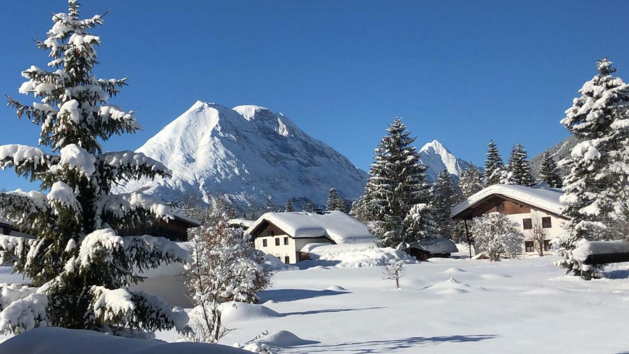 Haus Berta Lägenhet Leutasch Exteriör bild